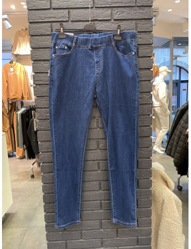 P681 Jean slim taille...