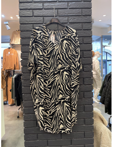 R843 Robe style tunique col...